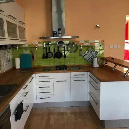 Ubytovani Husova 842 *